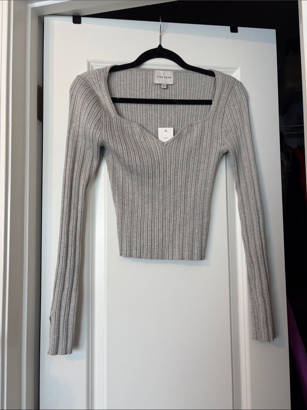 Pink Rose Ribbed V-Neck Long Sleeve Crop Top - Light Gray